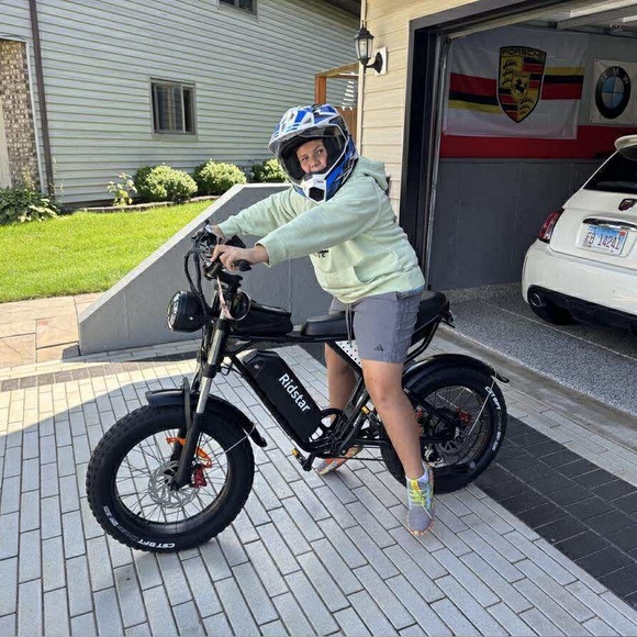 🌺Meet your Posher 🧚🏼‍♀️🏖 - Picture 8 of 8